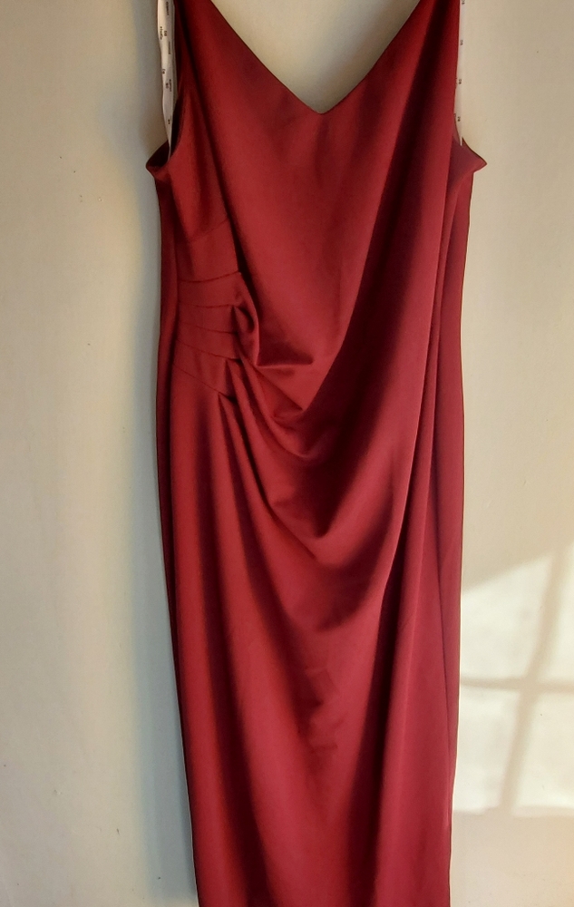 DB Studio Formal - Picture 2 of 6